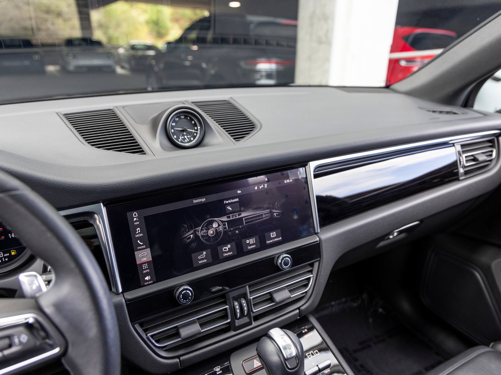 Certified 2023 Porsche Macan AWD/4WD image 41