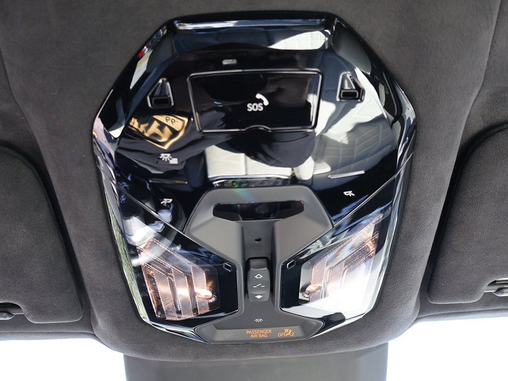 Used 2023 BMW 760i xDrive image 62