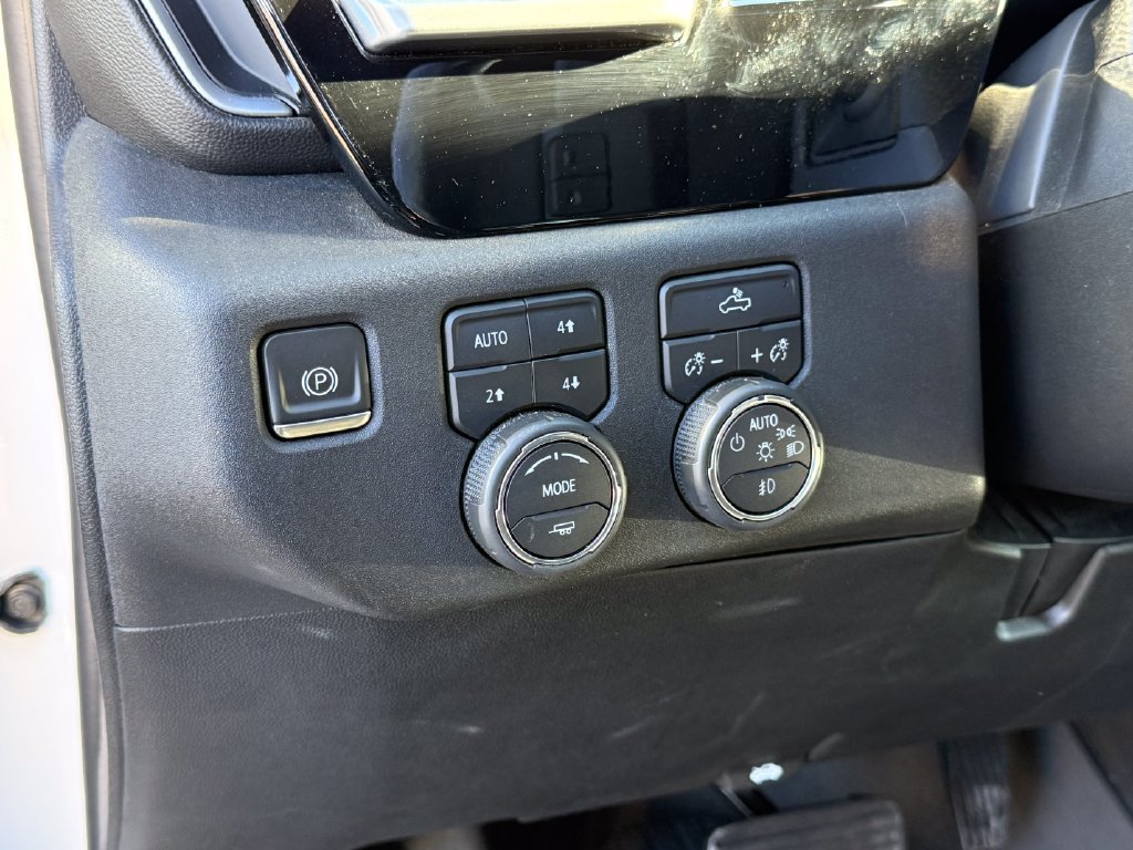 Certified 2022 Chevrolet Silverado 1500 RST w/ Z71 Off-Road Package AWD/4WD image 16