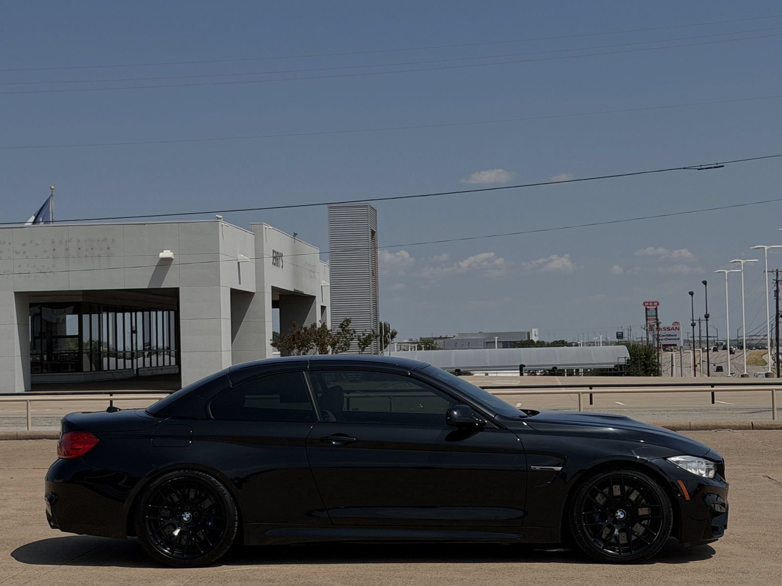 Used 2015 BMW M4 Convertible RWD image 3