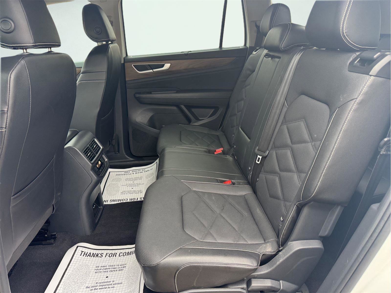 Used 2025 Volkswagen Atlas SE image 13