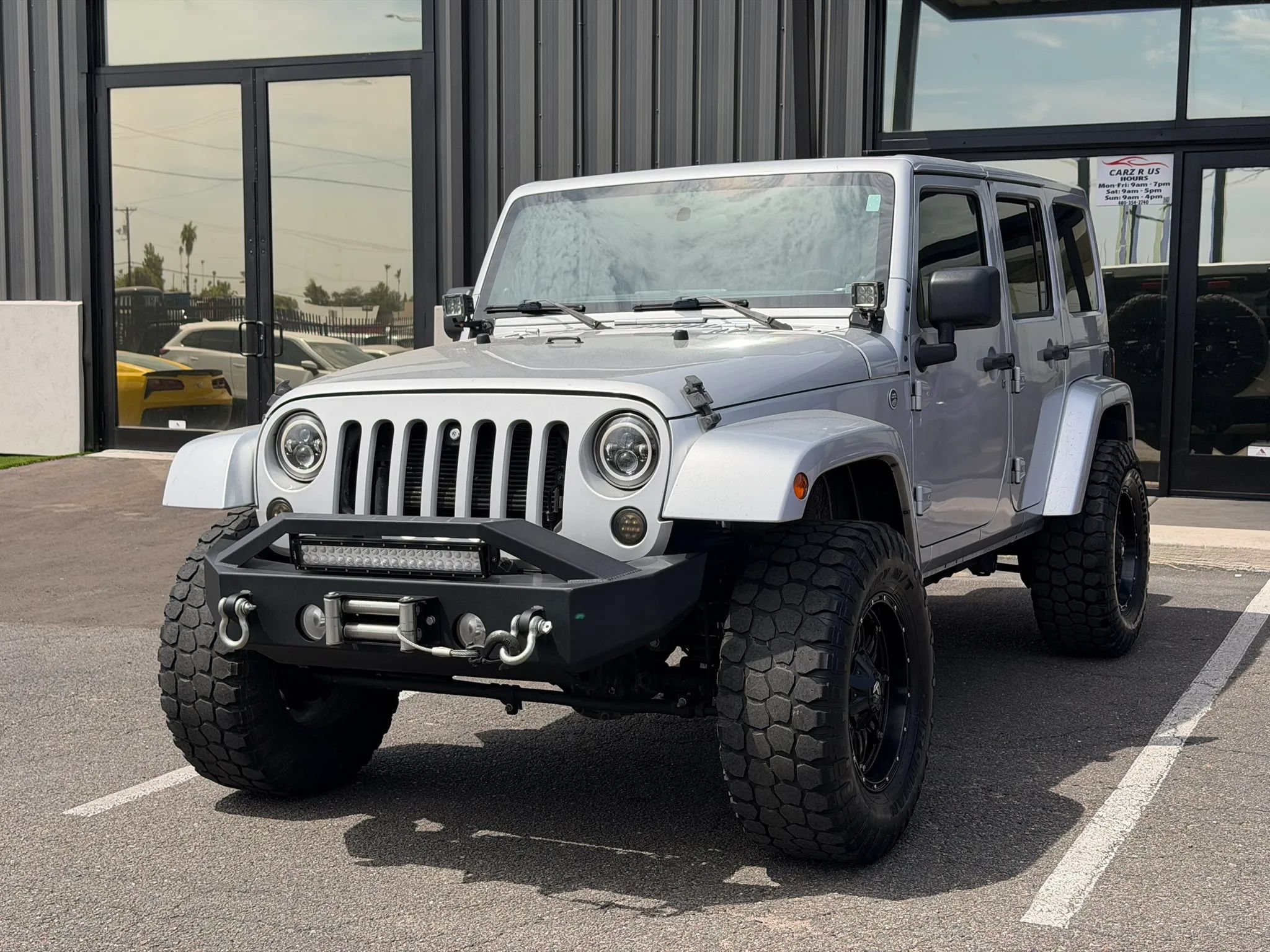 Used 2012 Jeep Wrangler Unlimited Sahara w/ Connectivity Group AWD/4WD image 2