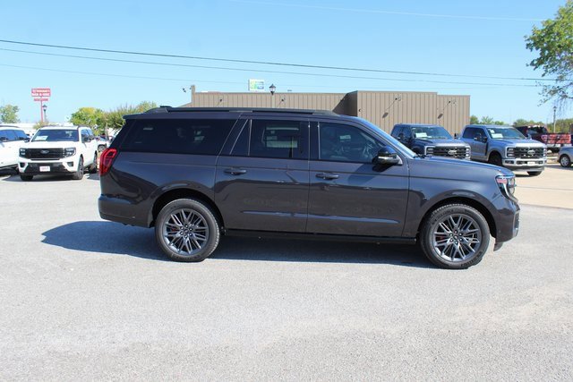 New 2025 Ford Expedition Max Platinum image 3