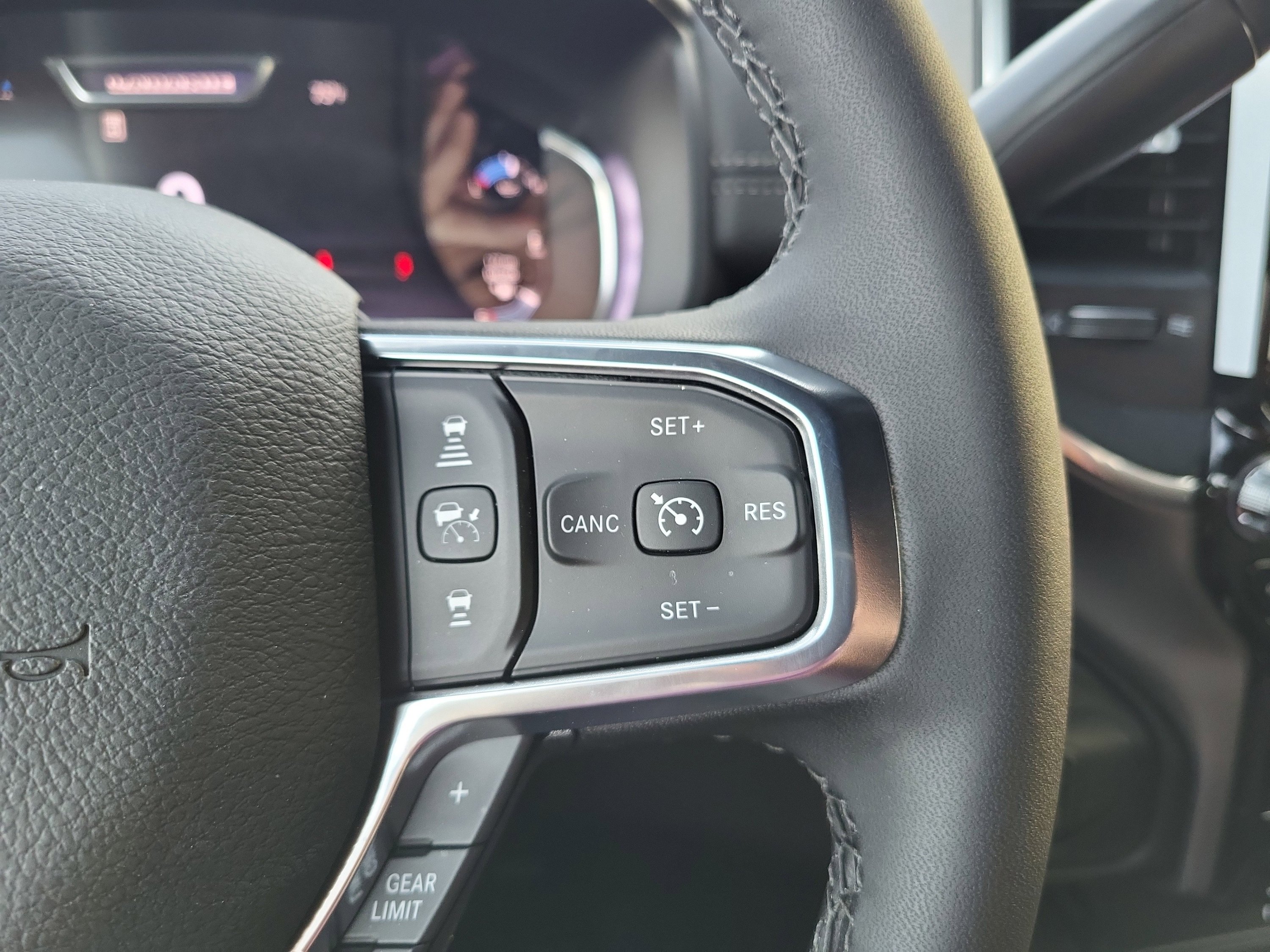 New 2026 RAM 2500 Laramie AWD/4WD image 30