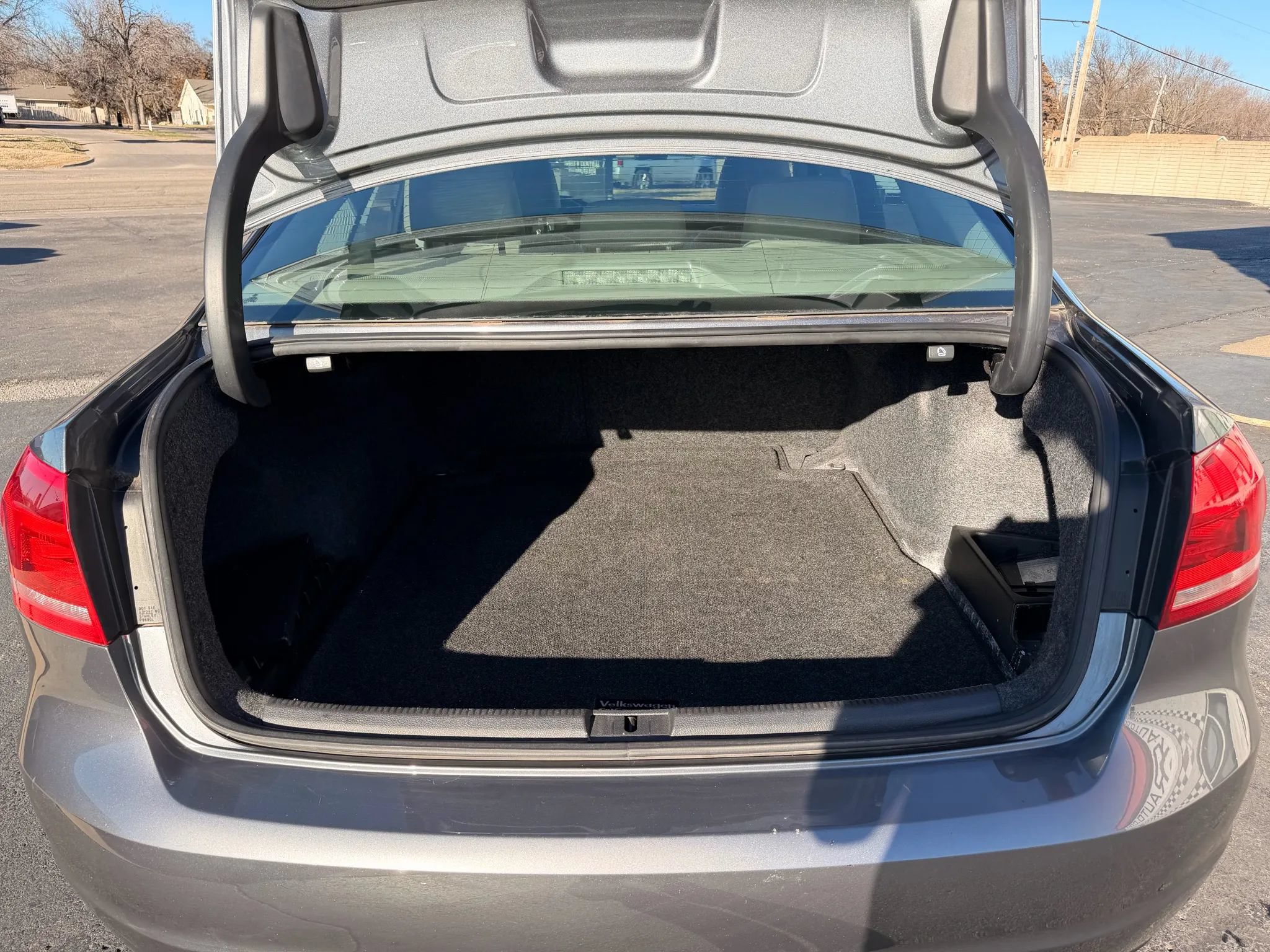 Used 2013 Volkswagen Passat TDI SE FWD image 5