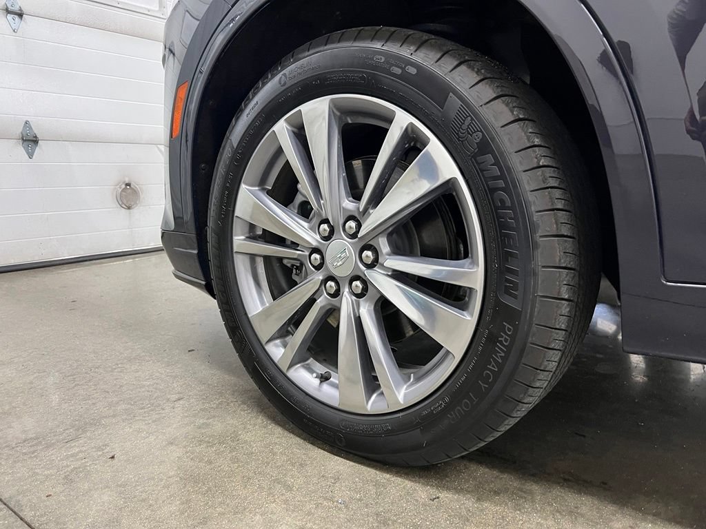 Certified 2025 Cadillac XT6 Premium Luxury AWD/4WD image 13