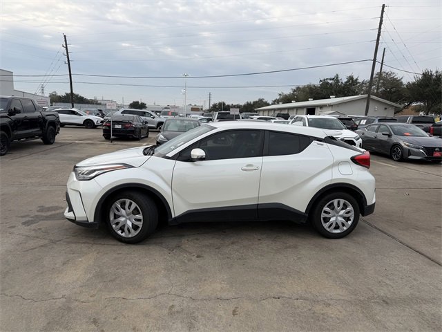 Used 2020 Toyota C-HR LE image 8