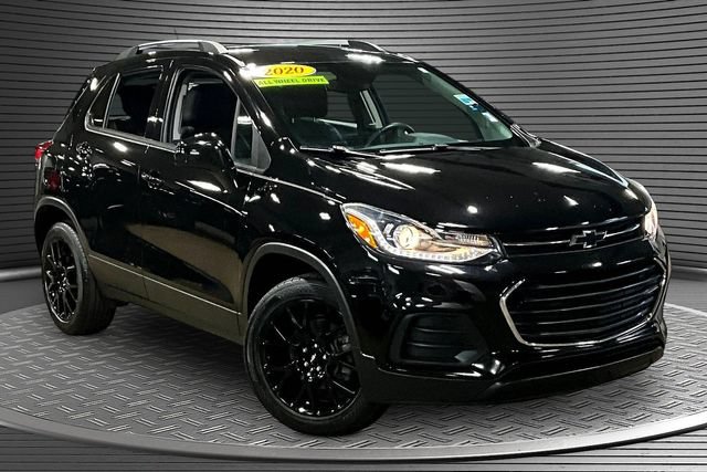 Used 2020 Chevrolet Trax LT w/ LT Convenience Package AWD/4WD image 3