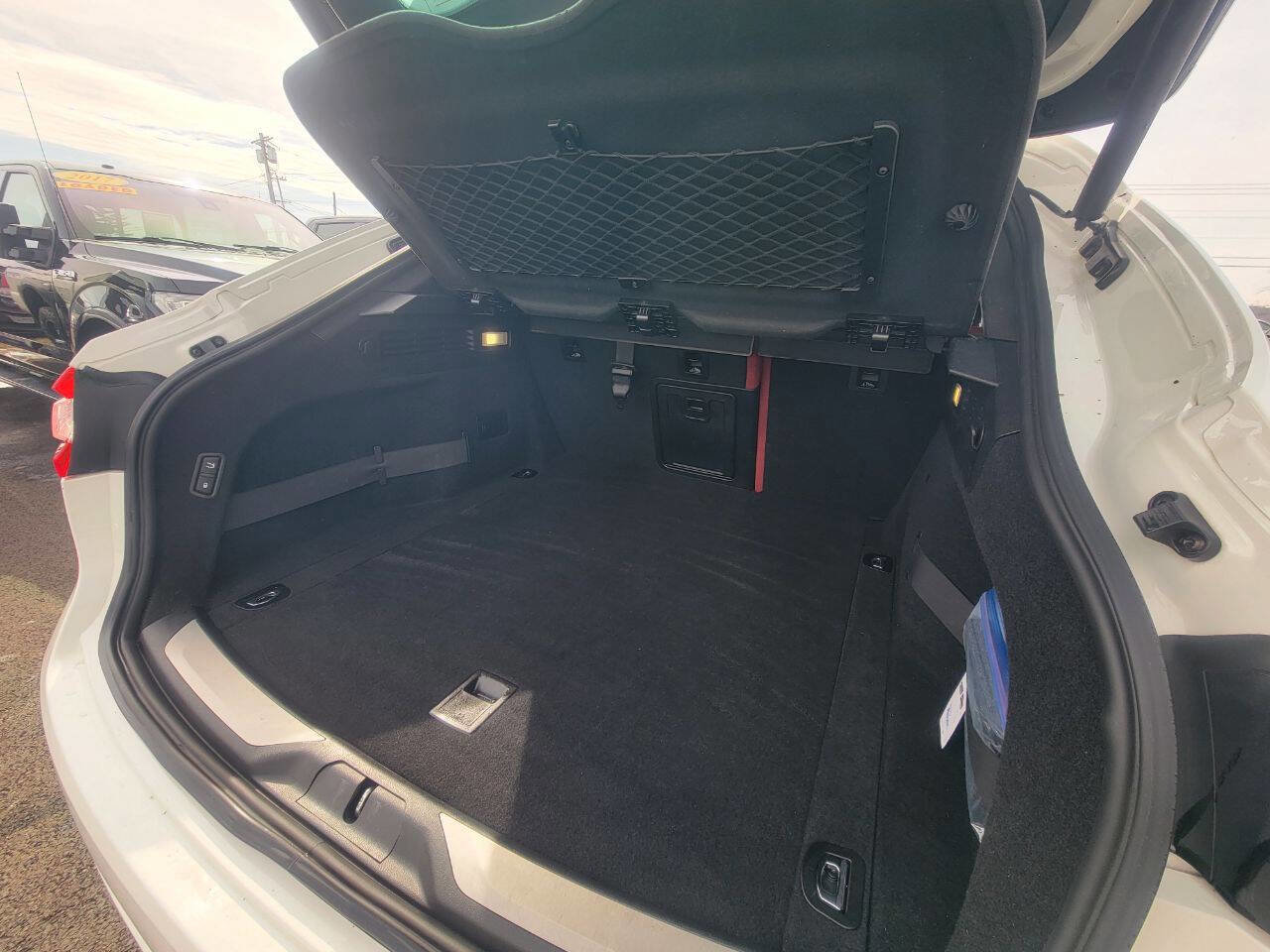 Used 2017 Maserati Levante S image 27