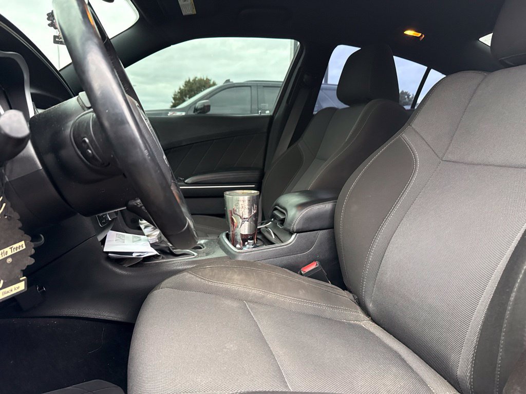 Used 2018 Dodge Charger SXT Plus RWD image 3