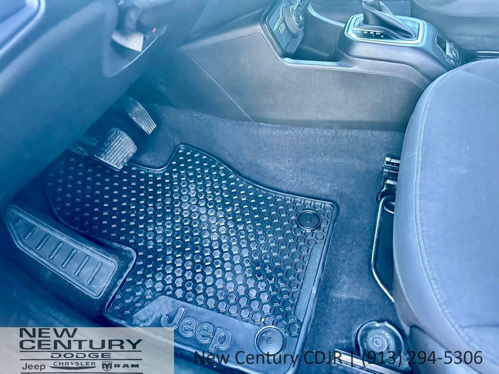 Used 2023 Jeep Renegade Latitude image 21