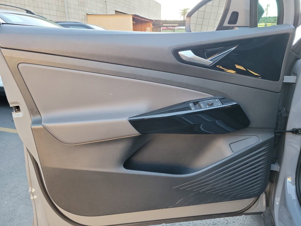 Used 2021 Volkswagen ID.4 Pro image 19