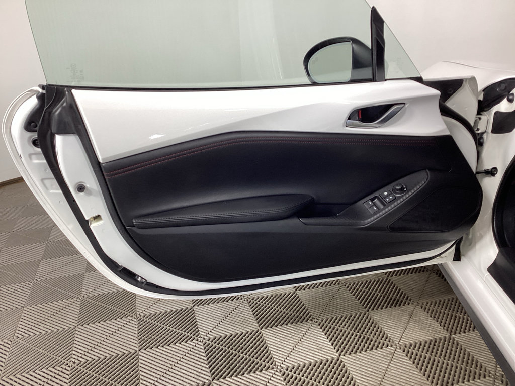 Used 2016 MAZDA MX-5 Miata Grand Touring RWD image 11