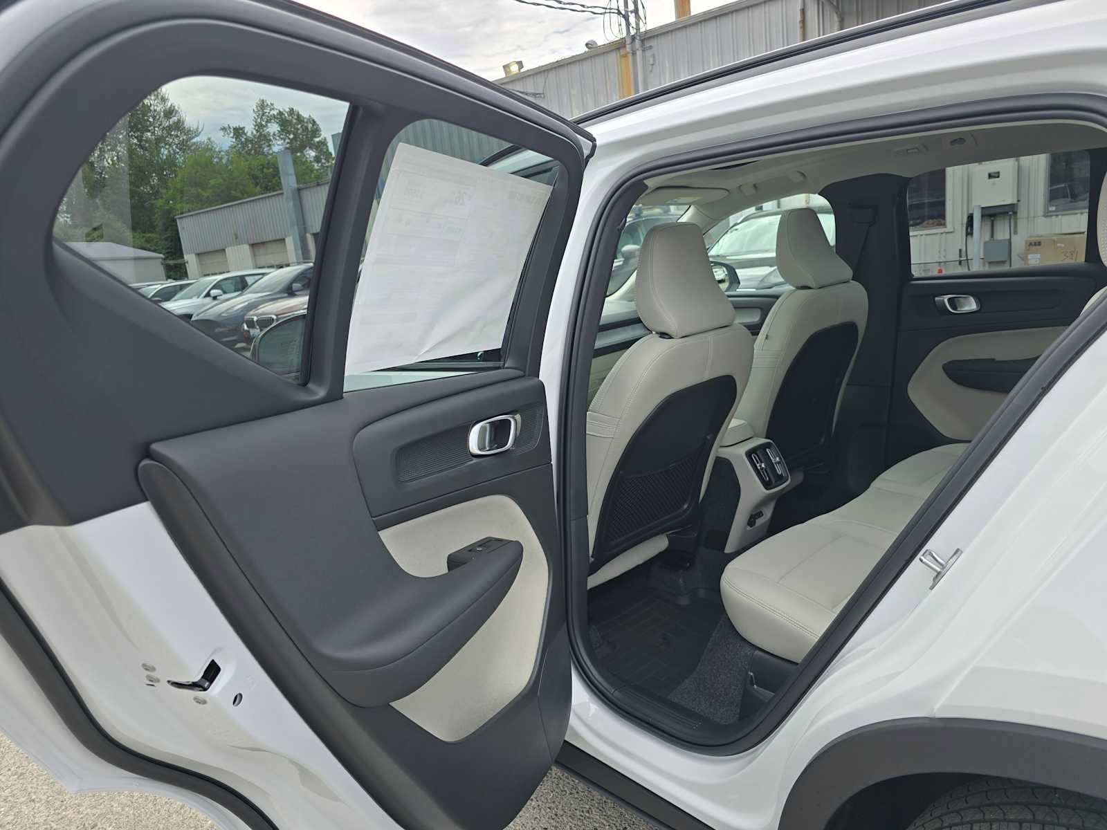 New 2026 Volvo XC40 B5 Plus w/ Protection Package Premier AWD/4WD image 16