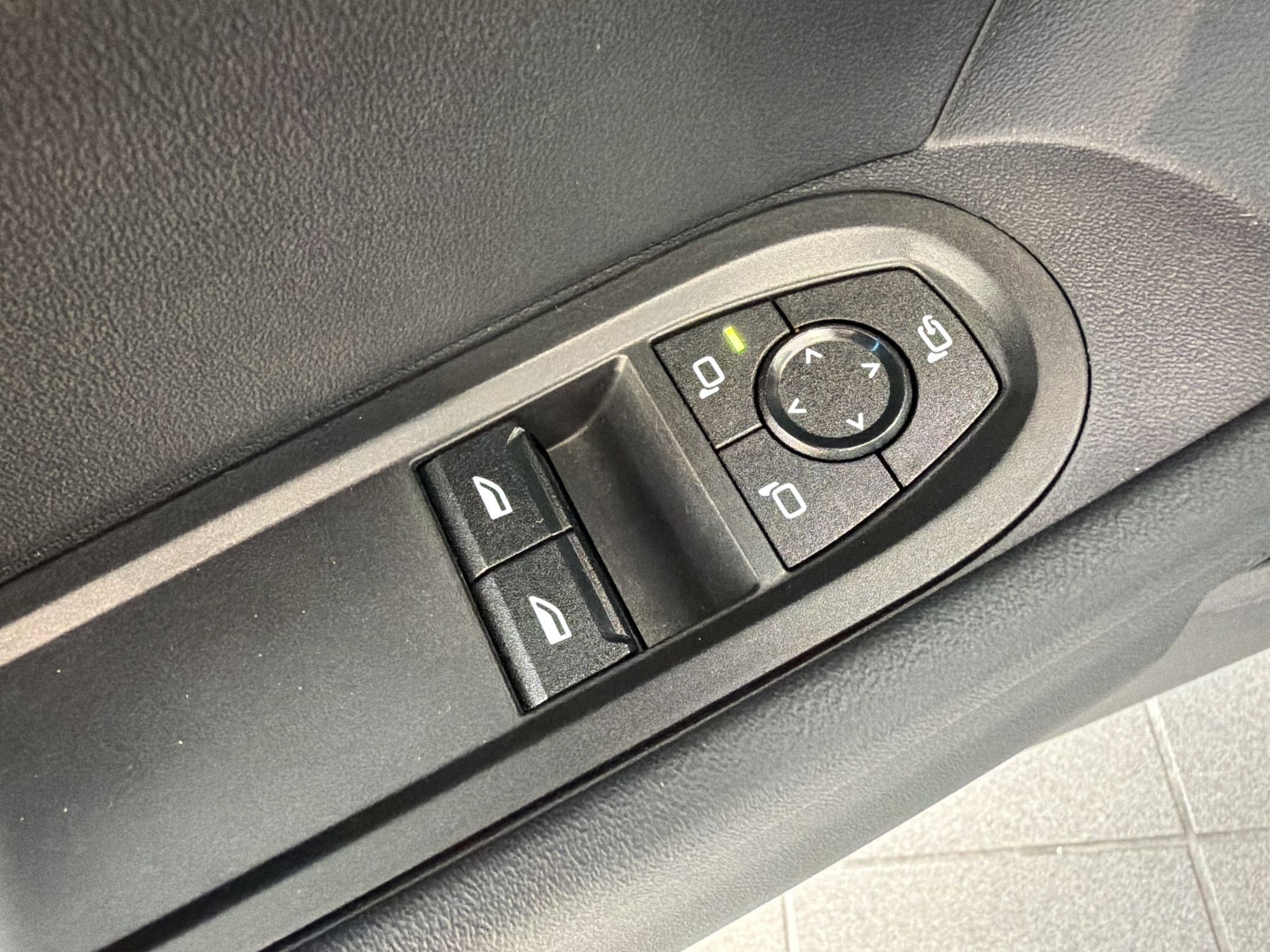 Certified 2025 MINI Cooper S image 13