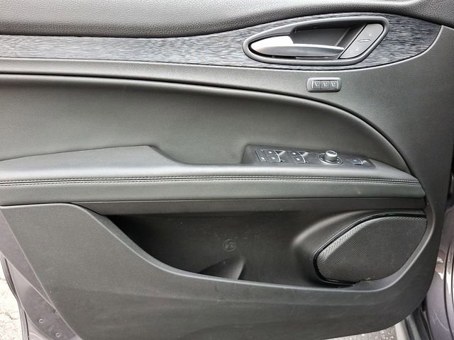 Used 2024 Alfa Romeo Stelvio Sprint image 13