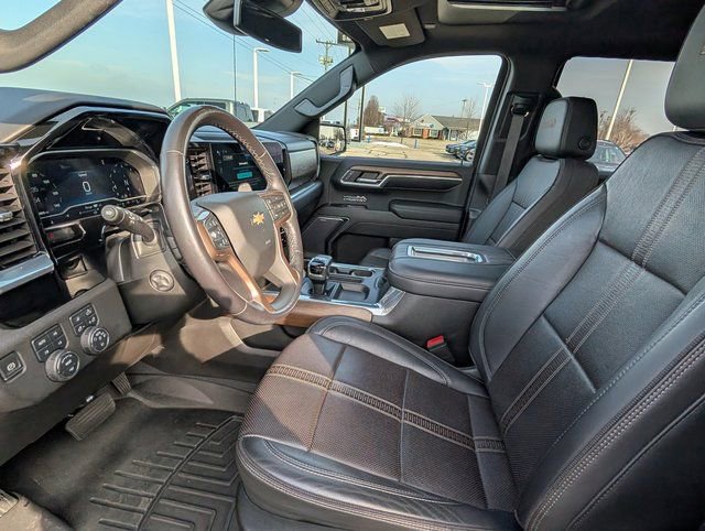 Certified 2022 Chevrolet Silverado 1500 High Country w/ Z71 Off-Road Package image 13