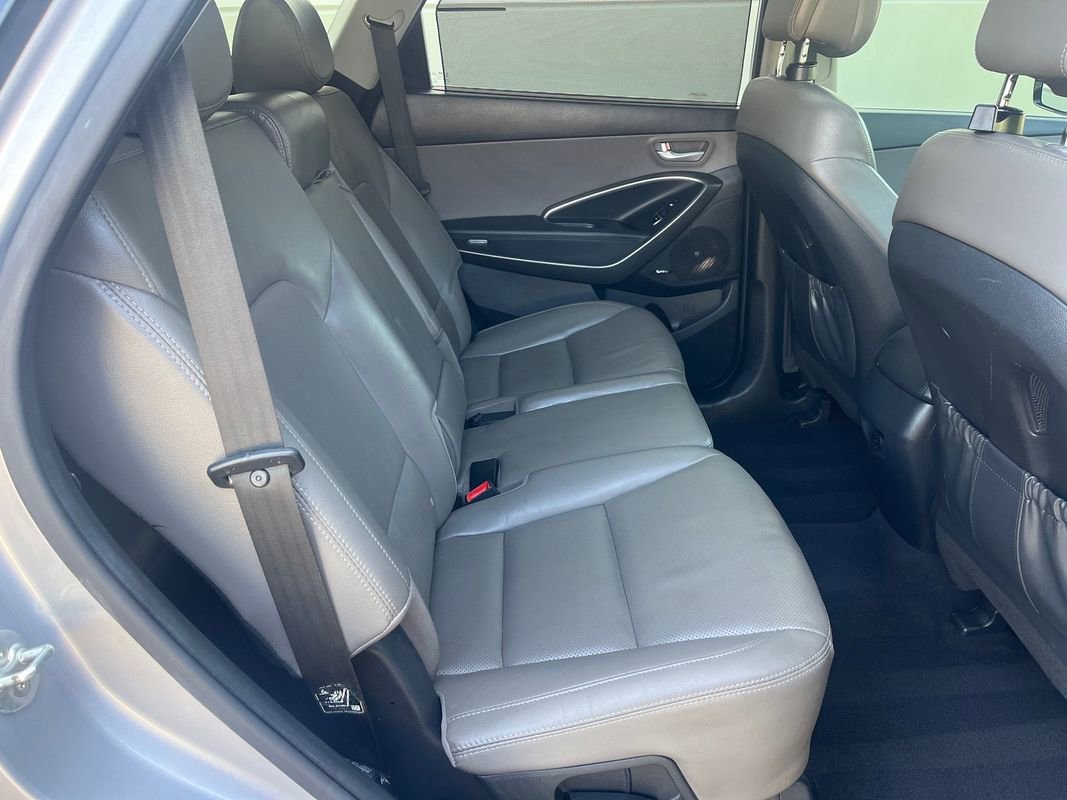 Used 2017 Hyundai Santa Fe FWD image 19