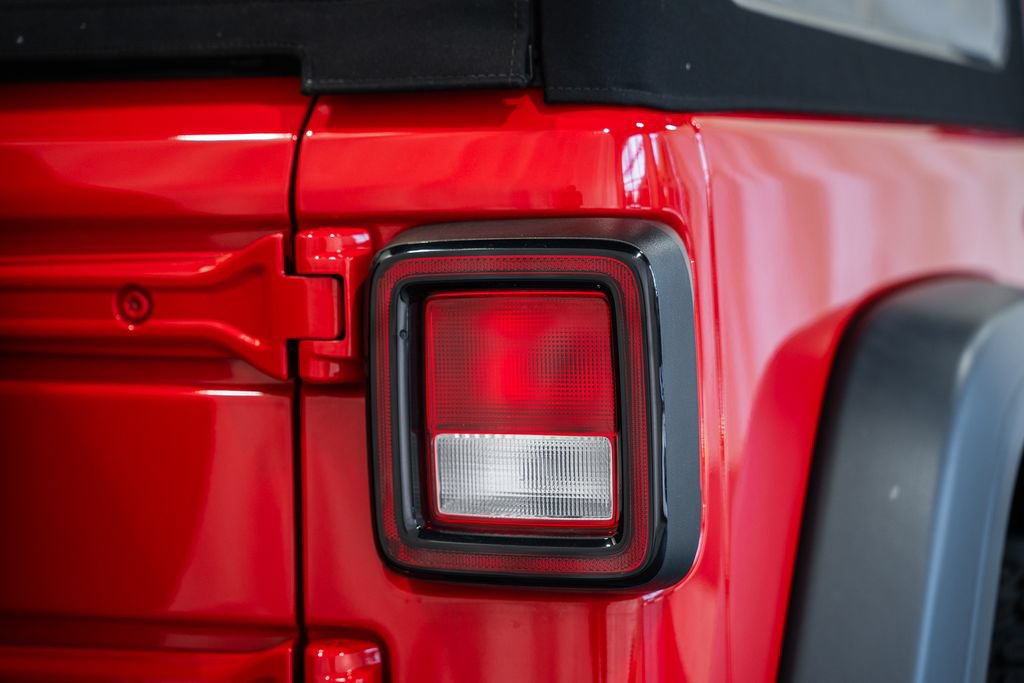 Used 2023 Jeep Wrangler Sport AWD/4WD image 6