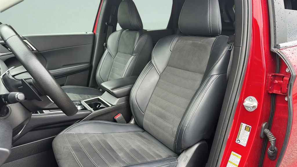 Used 2024 Mitsubishi Outlander SE Black Edition FWD image 26