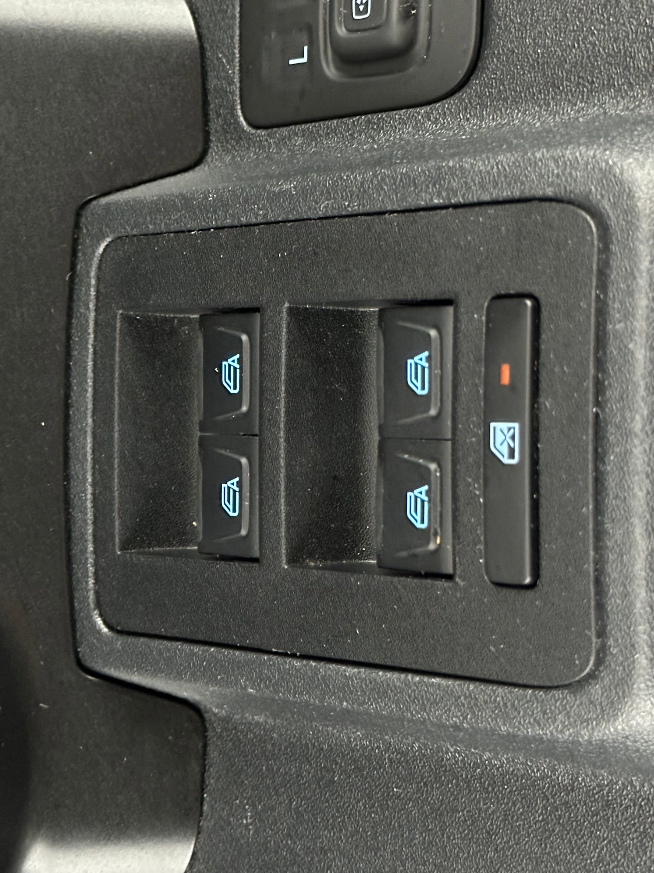 Used 2023 Ford Bronco Badlands image 18