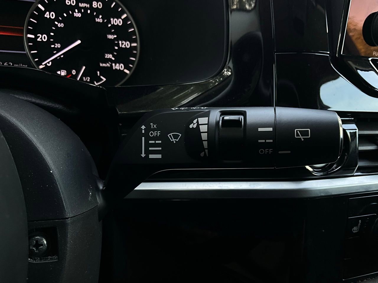 Used 2024 Nissan Pathfinder SV image 38