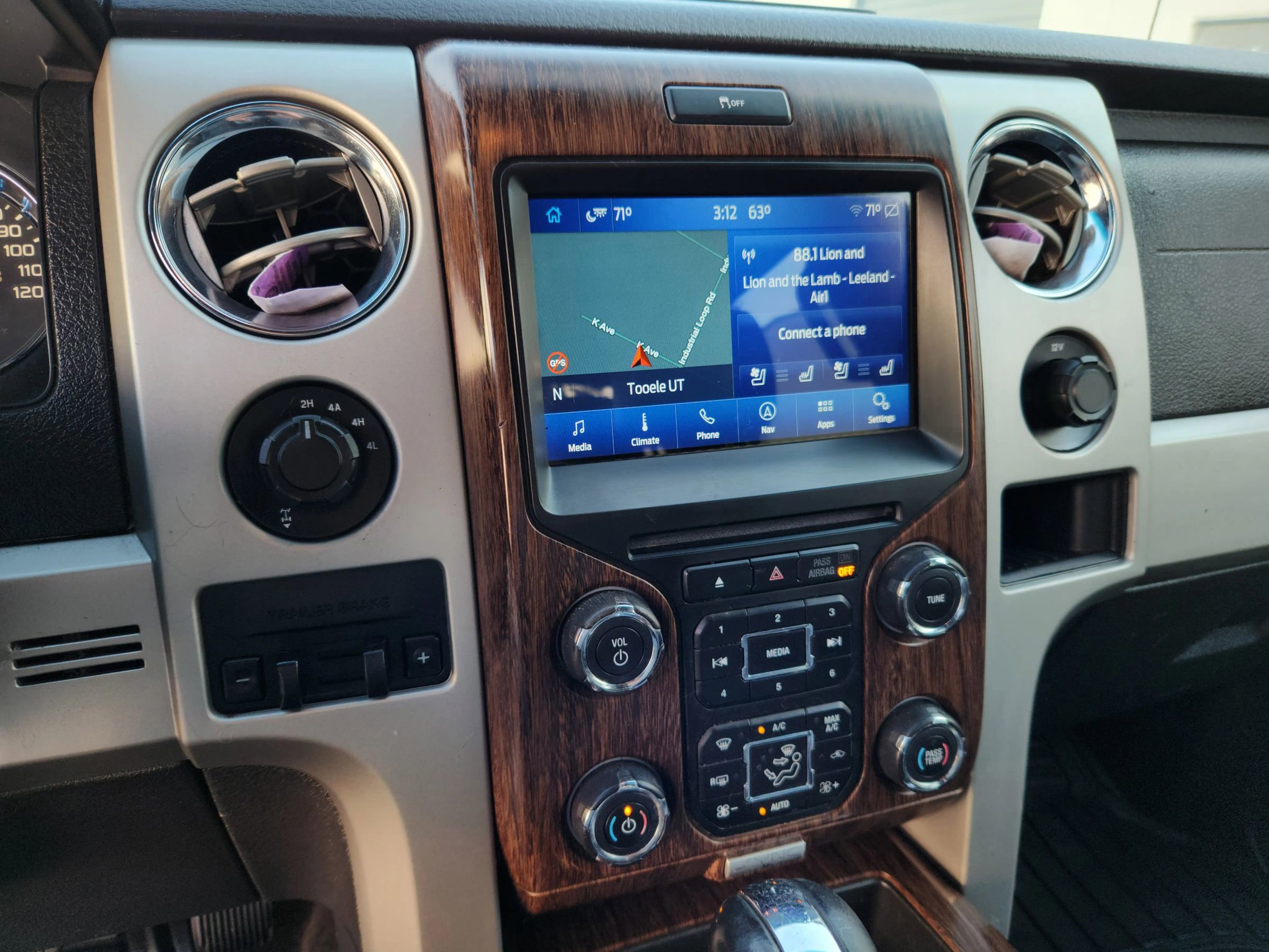 Used 2014 Ford F150 Lariat w/ Equipment Group 502A Luxury AWD/4WD image 14
