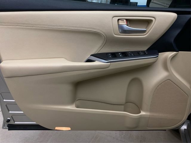 Used 2015 Toyota Camry XLE image 25