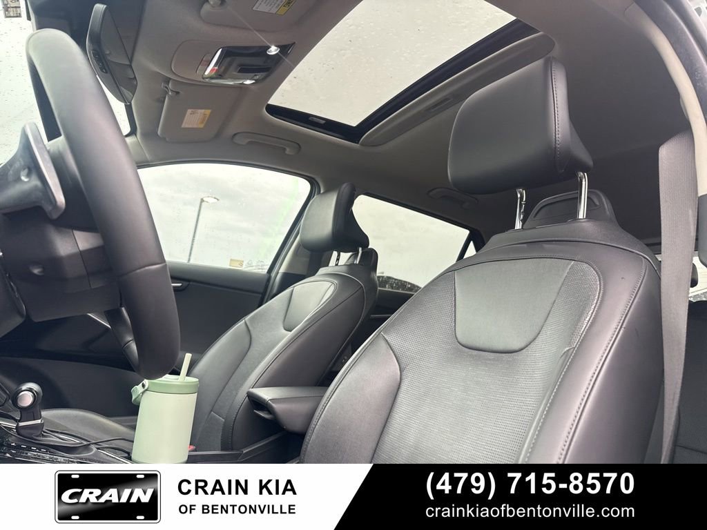 Used 2023 Kia Niro SX Touring image 20