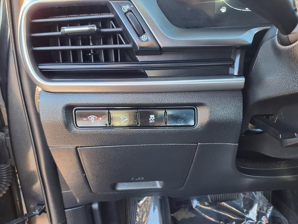 Used 2024 Kia Telluride S image 15