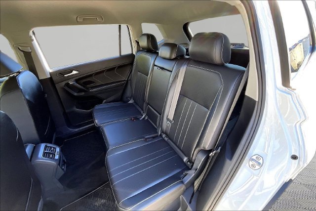 Used 2023 Volkswagen Tiguan SE AWD/4WD image 14