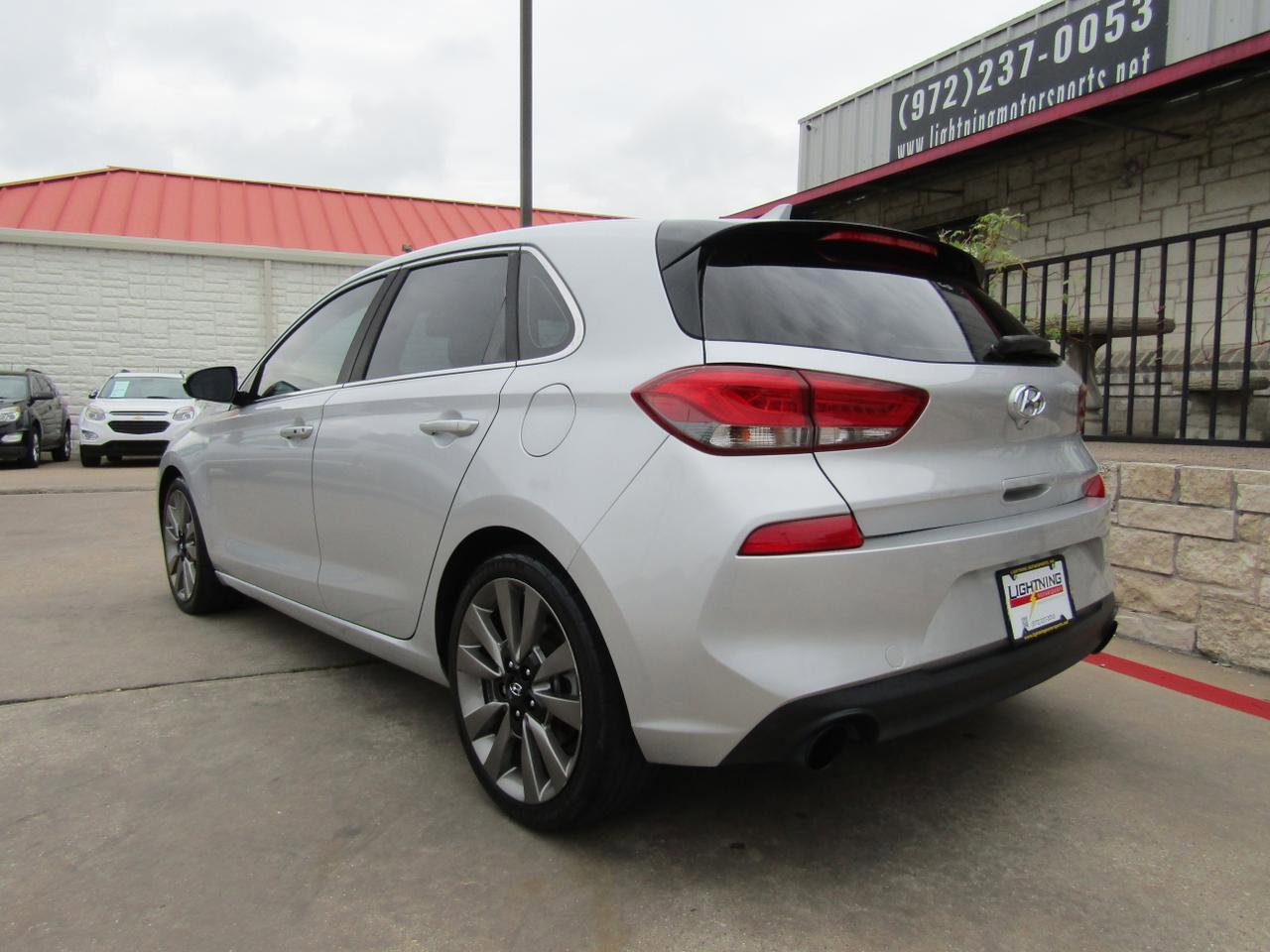 Used 2018 Hyundai Elantra GT Sport FWD image 3