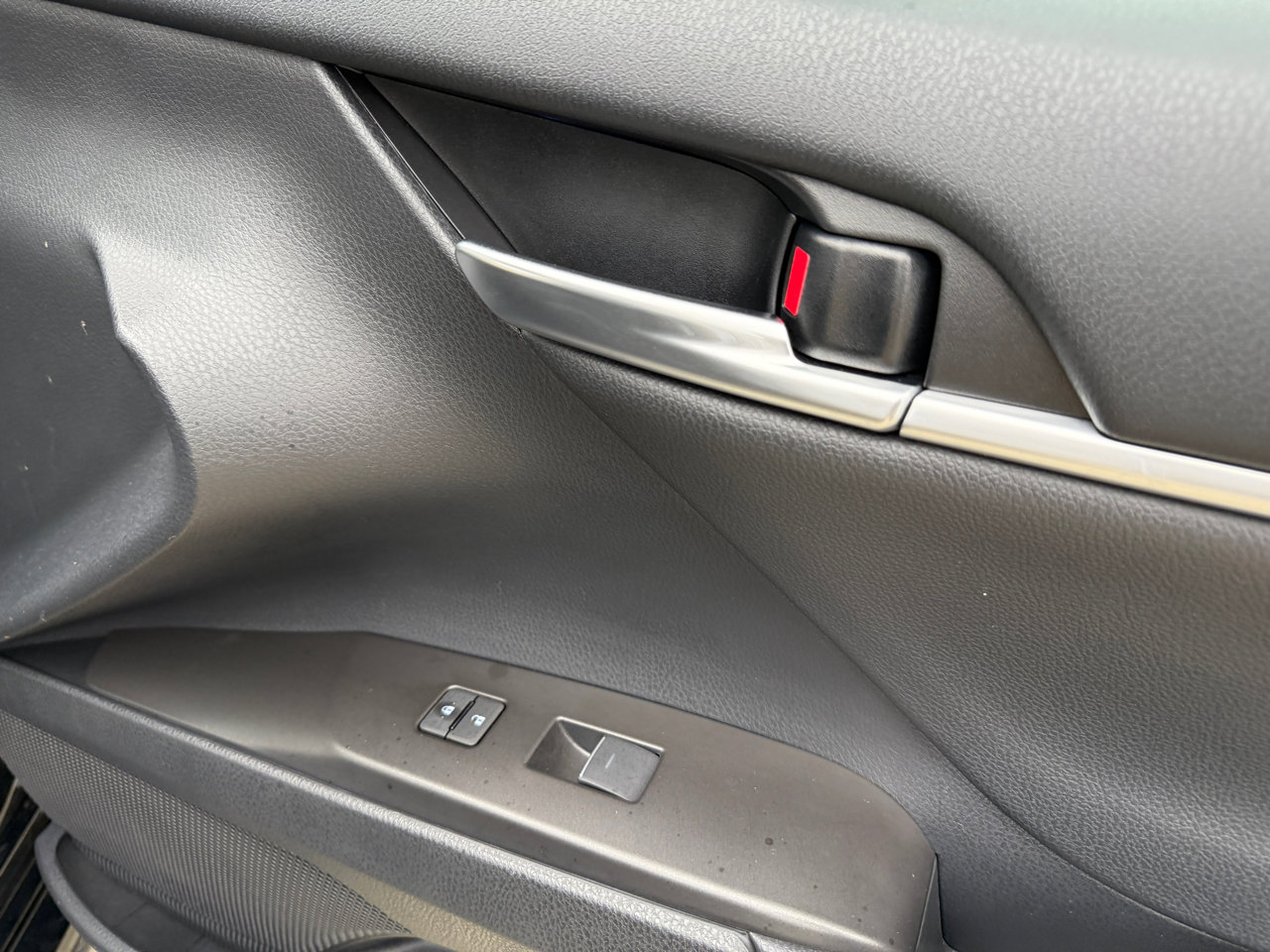 Used 2023 Toyota Camry XSE image 30