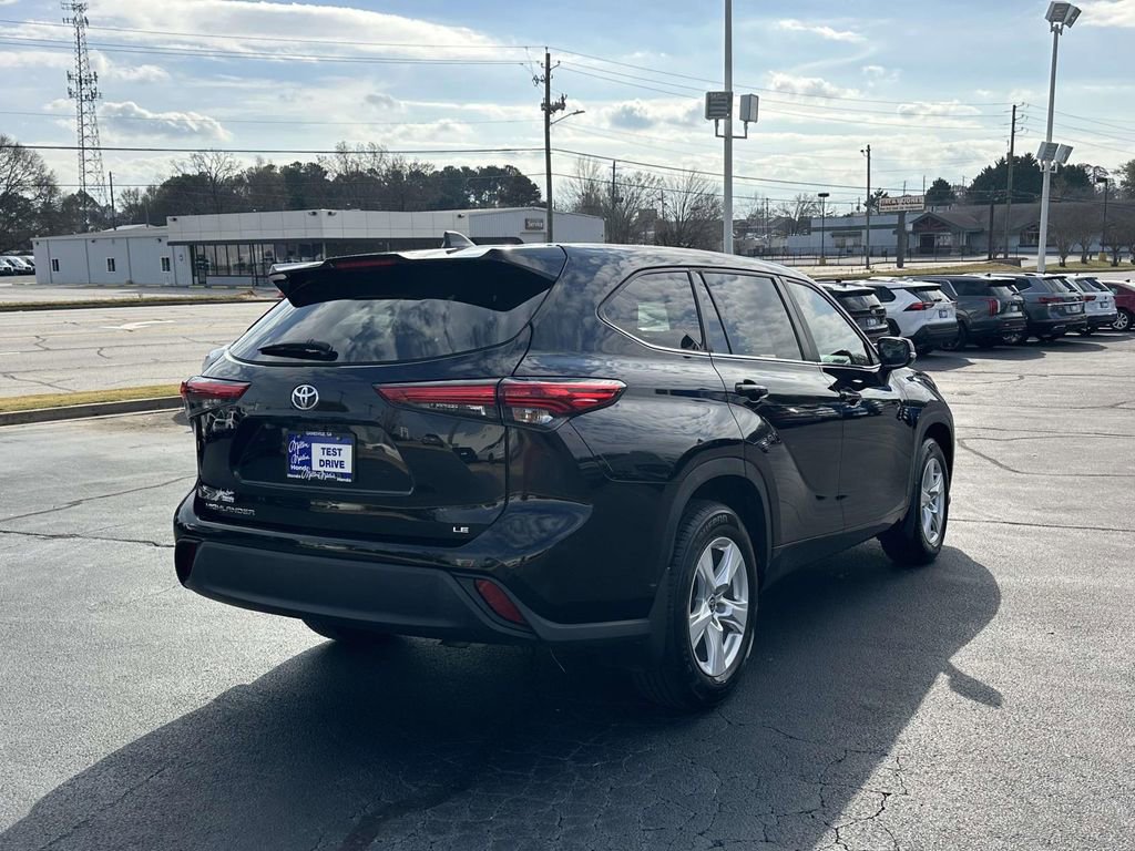 Used 2023 Toyota Highlander LE image 25