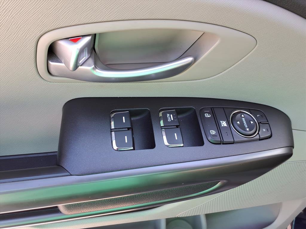Used 2020 Kia Sedona EX FWD image 21