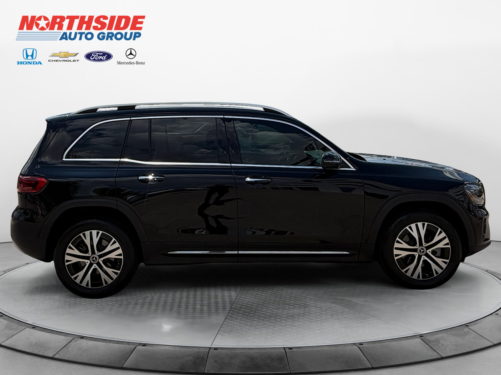 Used 2025 Mercedes-Benz GLB 250 image 8
