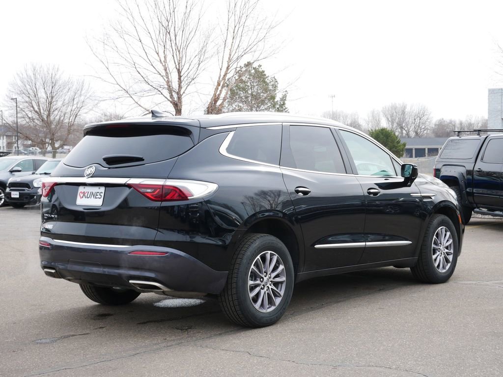Used 2023 Buick Enclave Essence AWD/4WD image 10