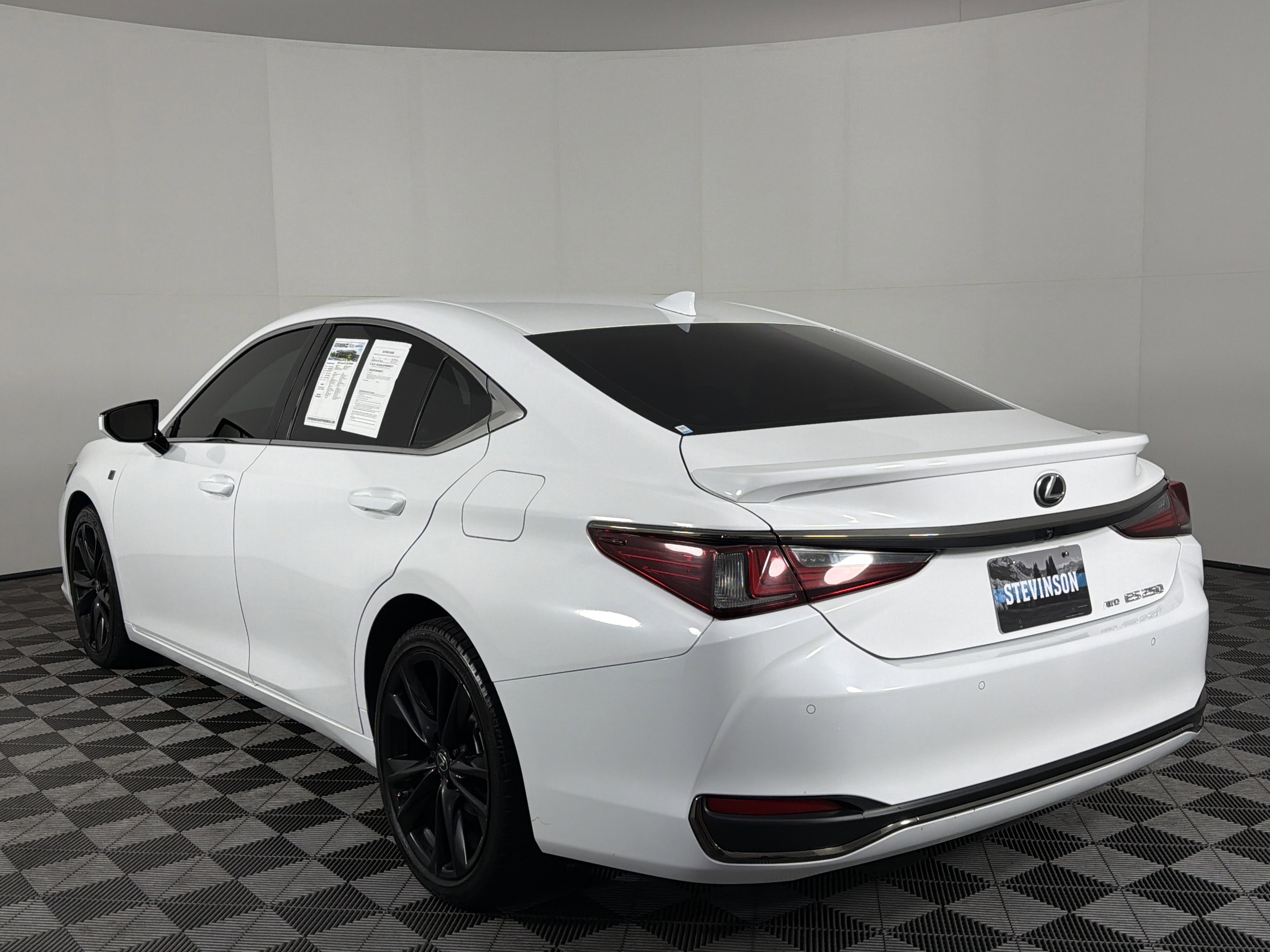 Used 2023 Lexus ES 250 w/ Accessory Package (Z1) AWD/4WD image 18