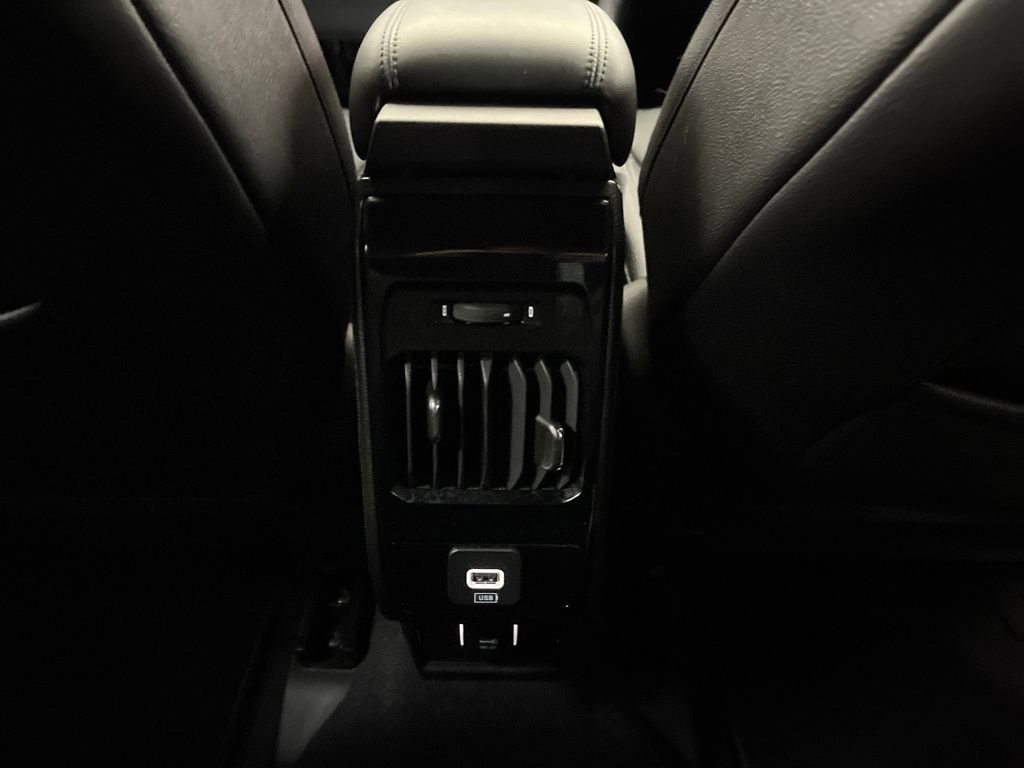 Used 2025 Jeep Compass Limited image 31