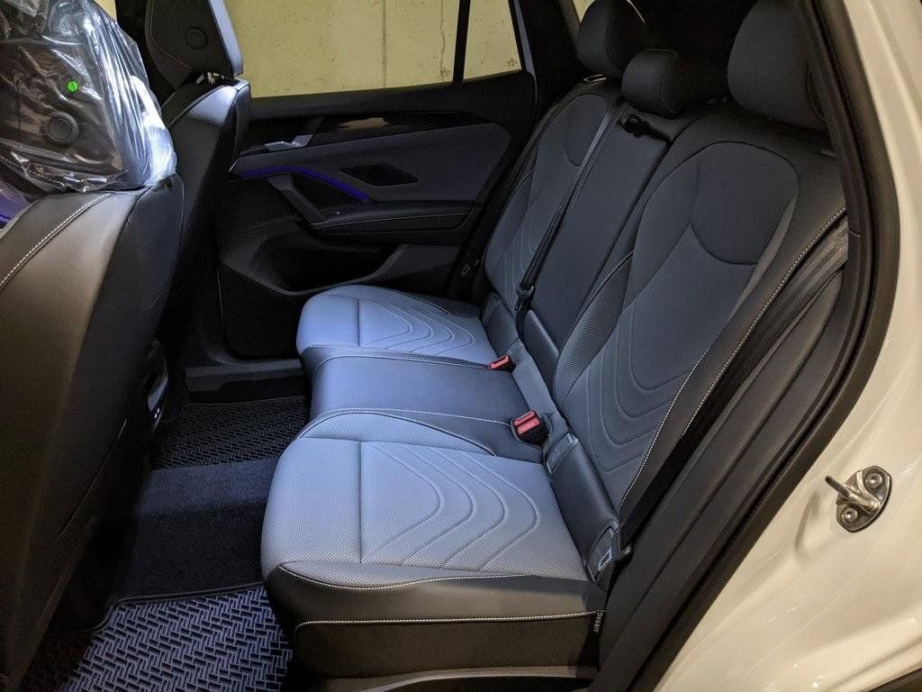 New 2026 Volkswagen Tiguan SE R-Line image 23