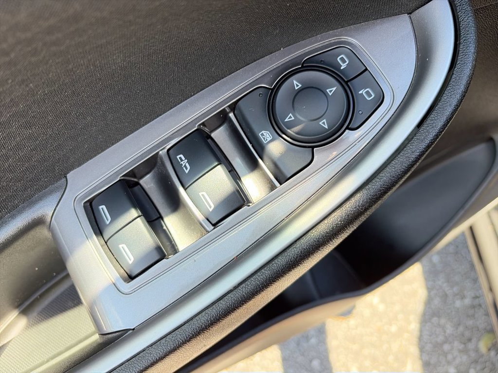 Used 2025 Chevrolet Malibu LT FWD image 17