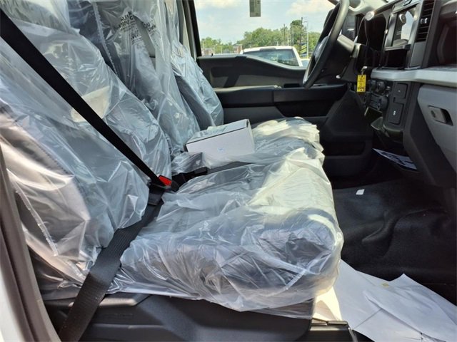New 2025 Ford F550 4x4 Regular Cab Super Duty image 7