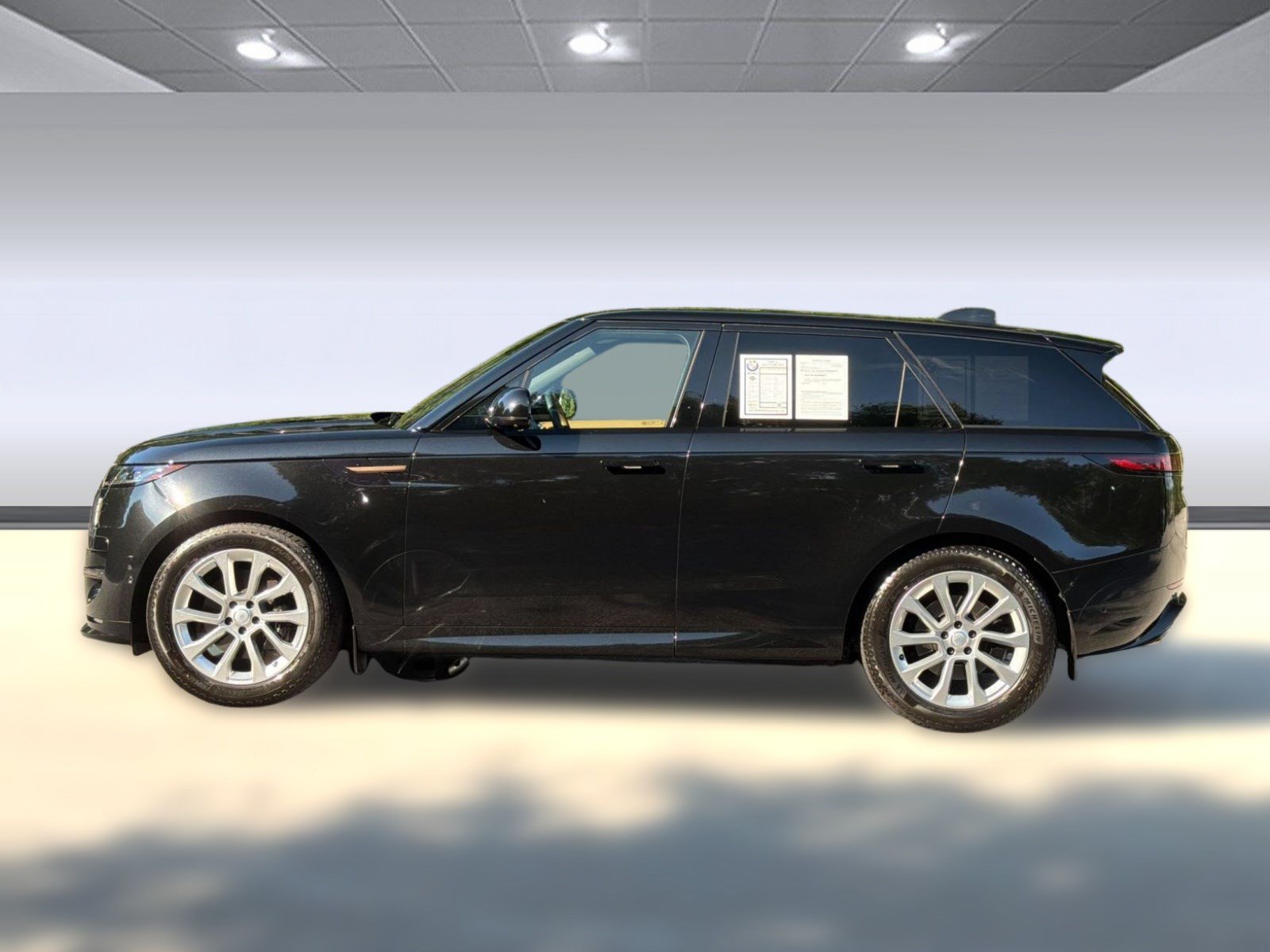 Used 2024 Land Rover Range Rover Sport Dynamic SE AWD/4WD image 2