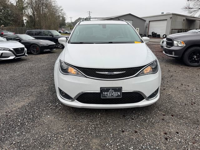 Used 2019 Chrysler Pacifica Touring-L image 3