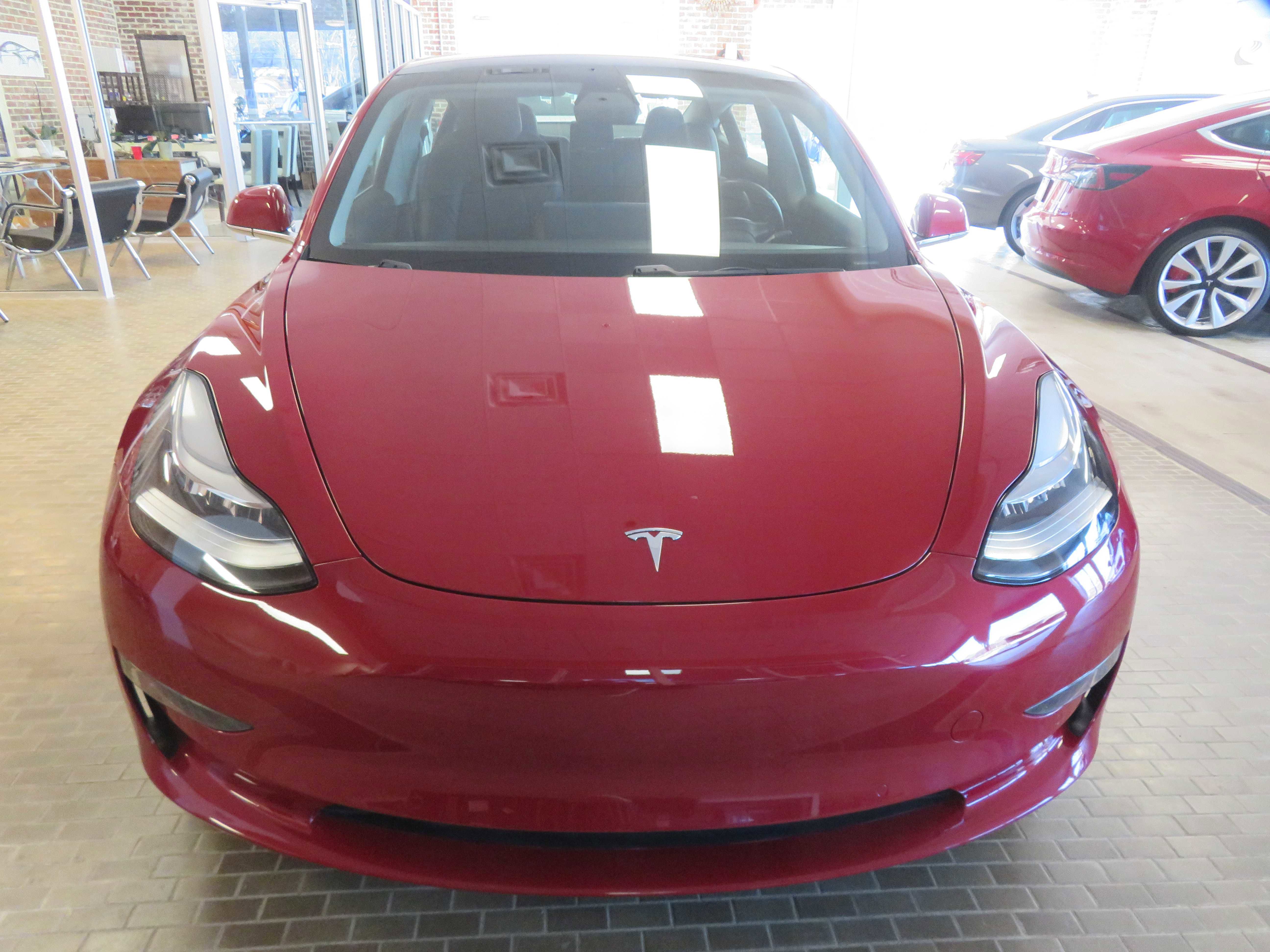 Used 2018 Tesla Model 3 Performance image 2