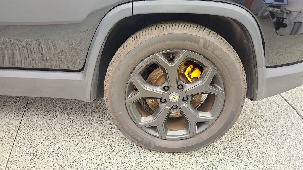 Used 2023 Rivian R1S Adventure AWD/4WD image 9