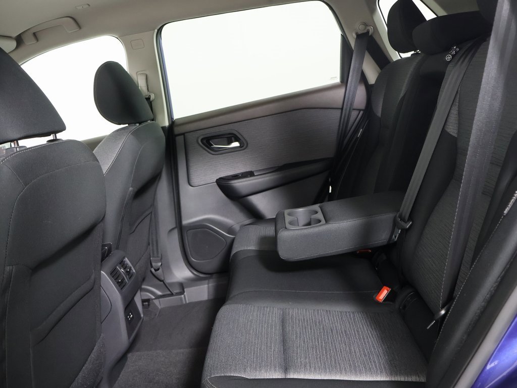 Used 2022 Nissan Rogue SV image 22