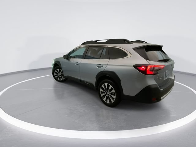 Used 2025 Subaru Outback Limited XT AWD/4WD image 2