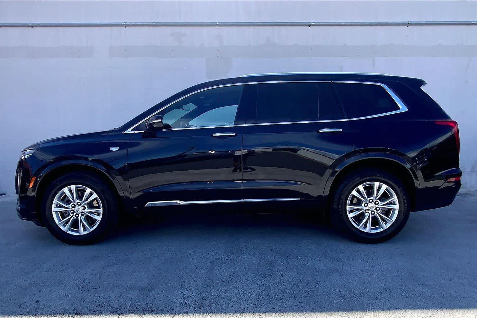 Used 2023 Cadillac XT6 Luxury FWD image 3