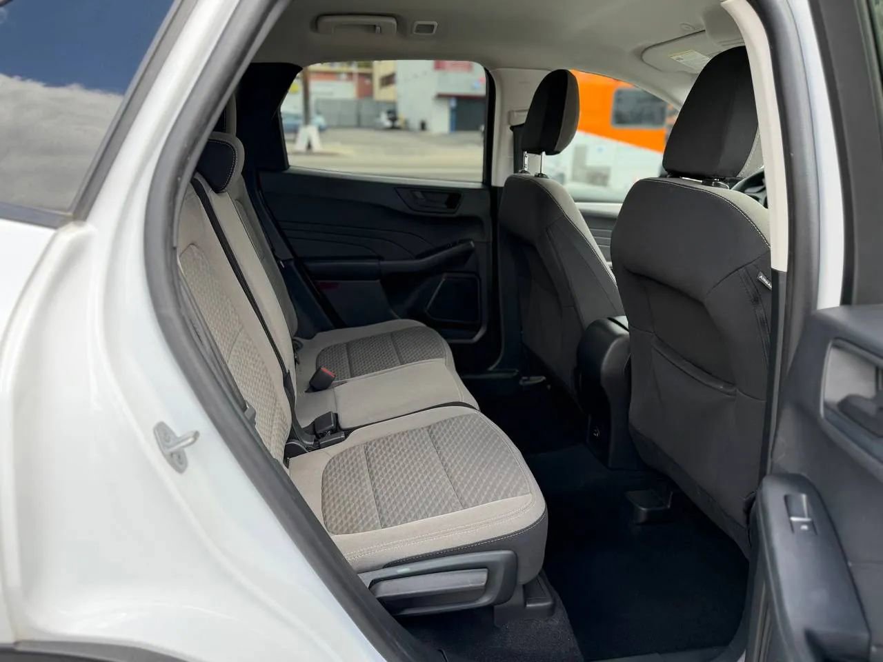 Used 2022 Ford Escape SE FWD image 32